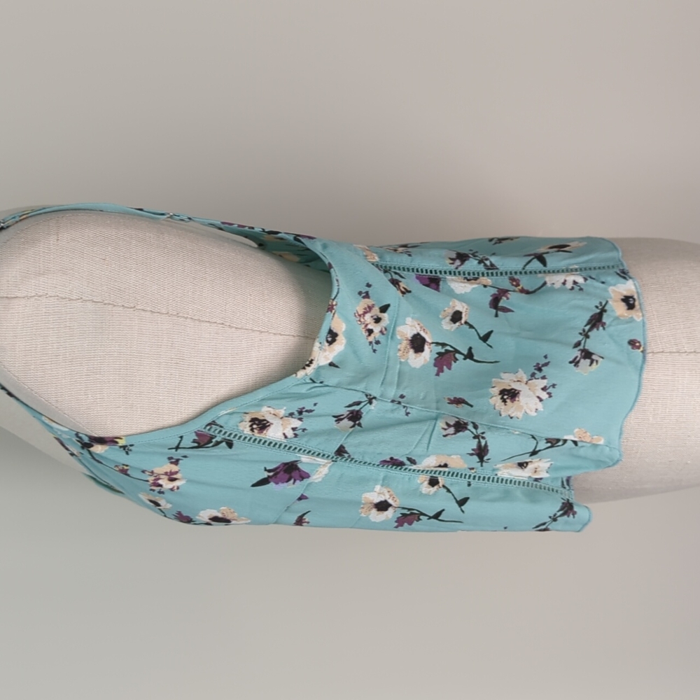 Sunday best light blue floral tank top size large - Picture 2 of 5